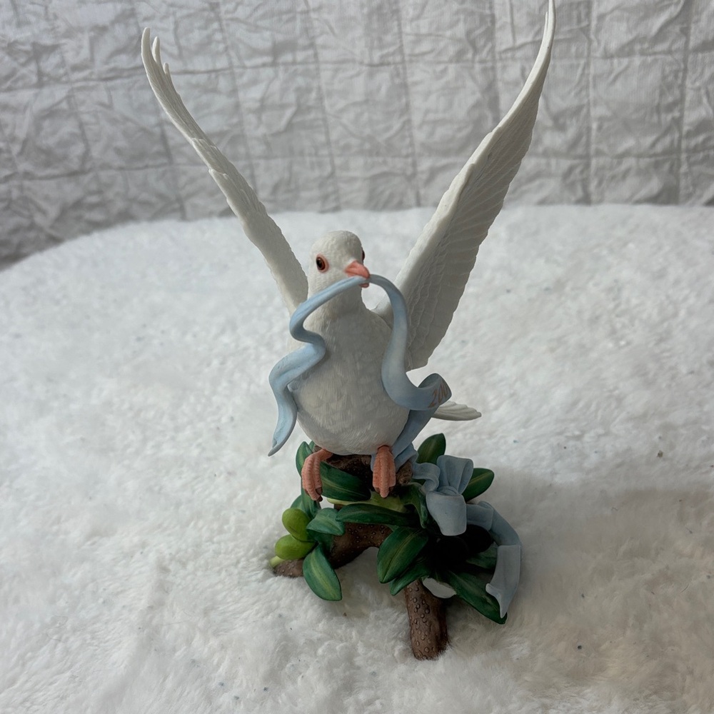 Lenox White Dove Figurine with Light Blue Ribbon 2000